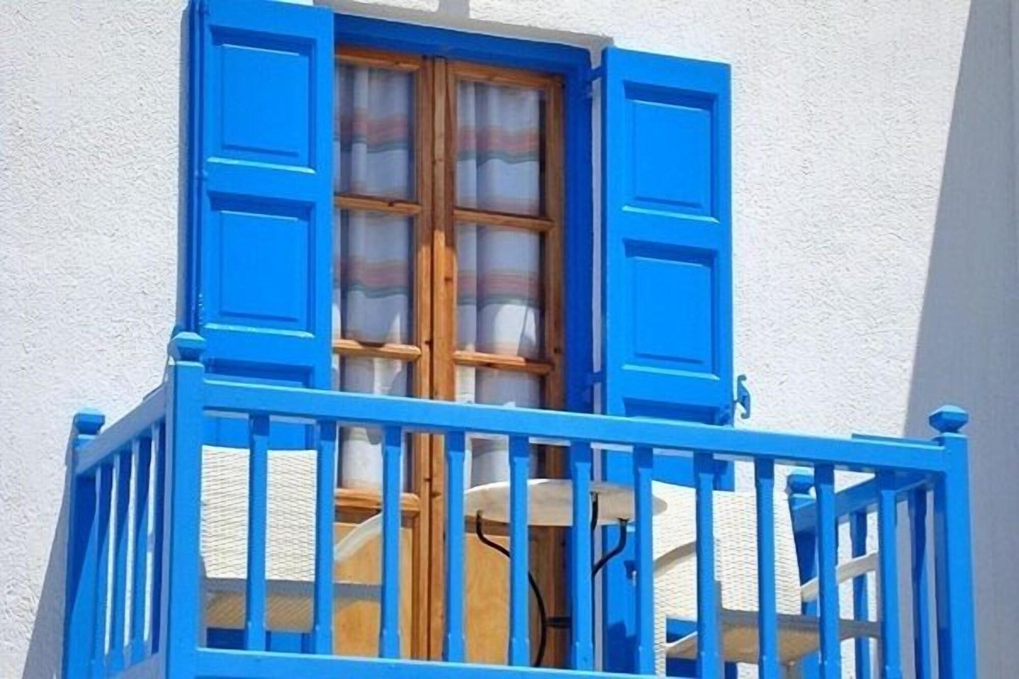 Marina Blue Pensión